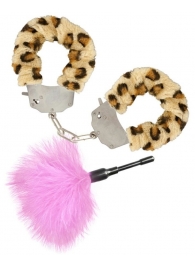 Эротический набор: леопардовые наручники и розовая пуховка - Toy Joy - купить с доставкой в Тюмени