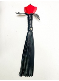 Черная кожаная плеть с красной лаковой розой в рукояти - 40 см. - БДСМ Арсенал - купить с доставкой в Тюмени