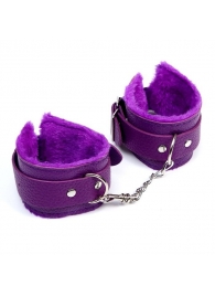 Фиолетовые наручники с меховой подкладкой - Сима-Ленд - купить с доставкой в Тюмени