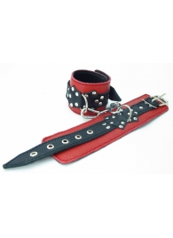 Красные наручники с чёрными проклёпанными ремешками с пряжкой - БДСМ Арсенал - купить с доставкой в Тюмени