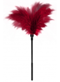 Пластиковая метелочка с красными пёрышками Small Feather Tickler - 32 см. - Blush Novelties - купить с доставкой в Тюмени
