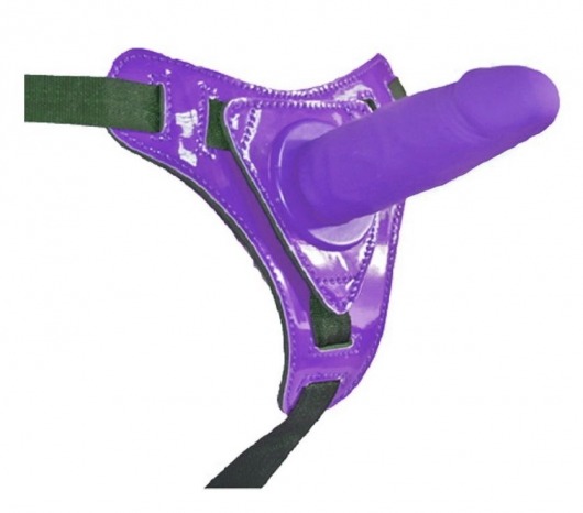 Фиолетовый страпон на лакированных трусиках - 12 см. - Howells - купить с доставкой в Тюмени