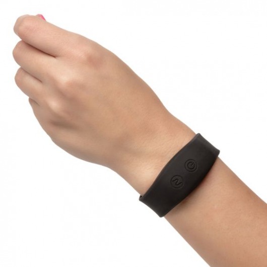 Стимулятор в трусики с пультом-браслетом Lock-N-Play Wristband Remote Panty Teaser - California Exotic Novelties