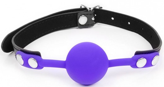 Фиолетовый кляп-шарик с черным ремешком - Notabu - купить с доставкой в Тюмени