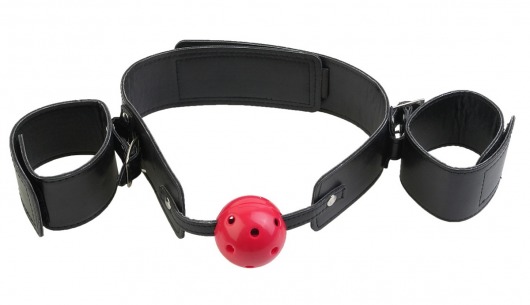 Кляп-наручники с красным шариком Breathable Ball Gag Restraint - Pipedream - купить с доставкой в Тюмени