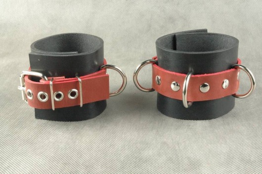 Чёрные не подшитые наручники с 3 сварными D-кольцами - Beastly - купить с доставкой в Тюмени
