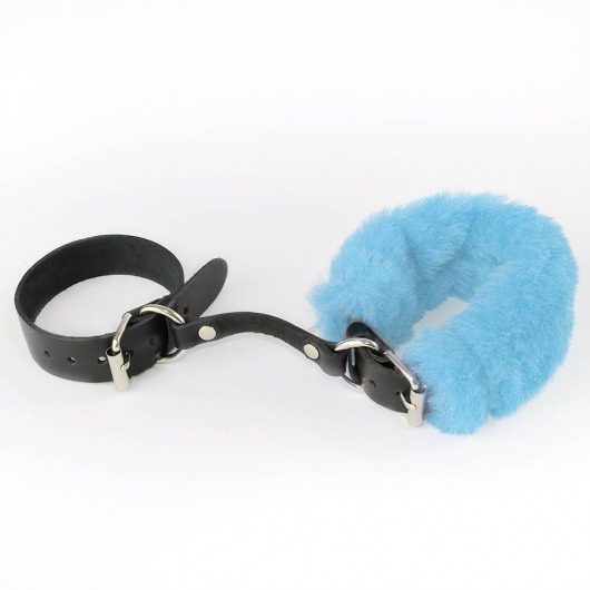Черные кожаные наручники со съемной голубой опушкой - Sitabella - купить с доставкой в Тюмени