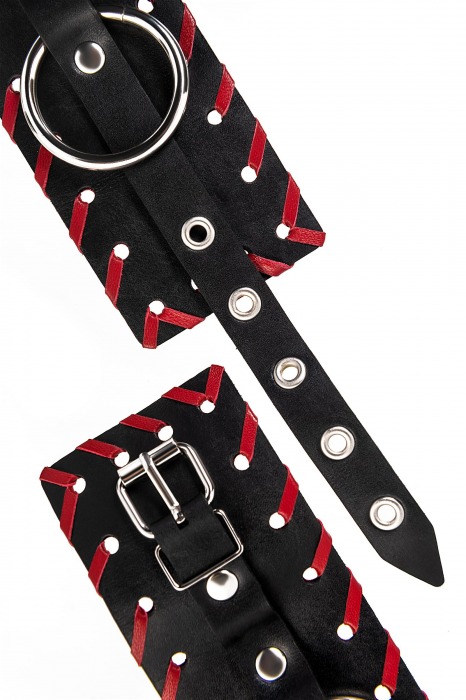 Черно-красные оковы из натуральной кожи - Pecado - купить с доставкой в Тюмени