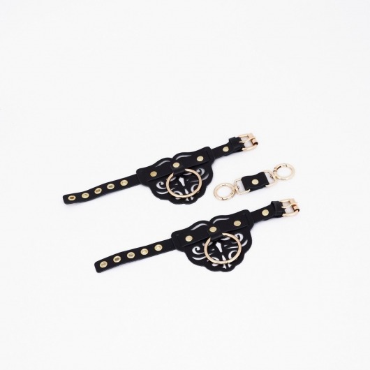 Черные кожаные наручники с клепками, кольцами и золотистой фурнитурой - Crazy Handmade - купить с доставкой в Тюмени