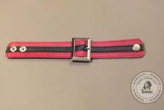 Красно-чёрный браслет с прямоугольной пряжкой - Подиум - купить с доставкой в Тюмени